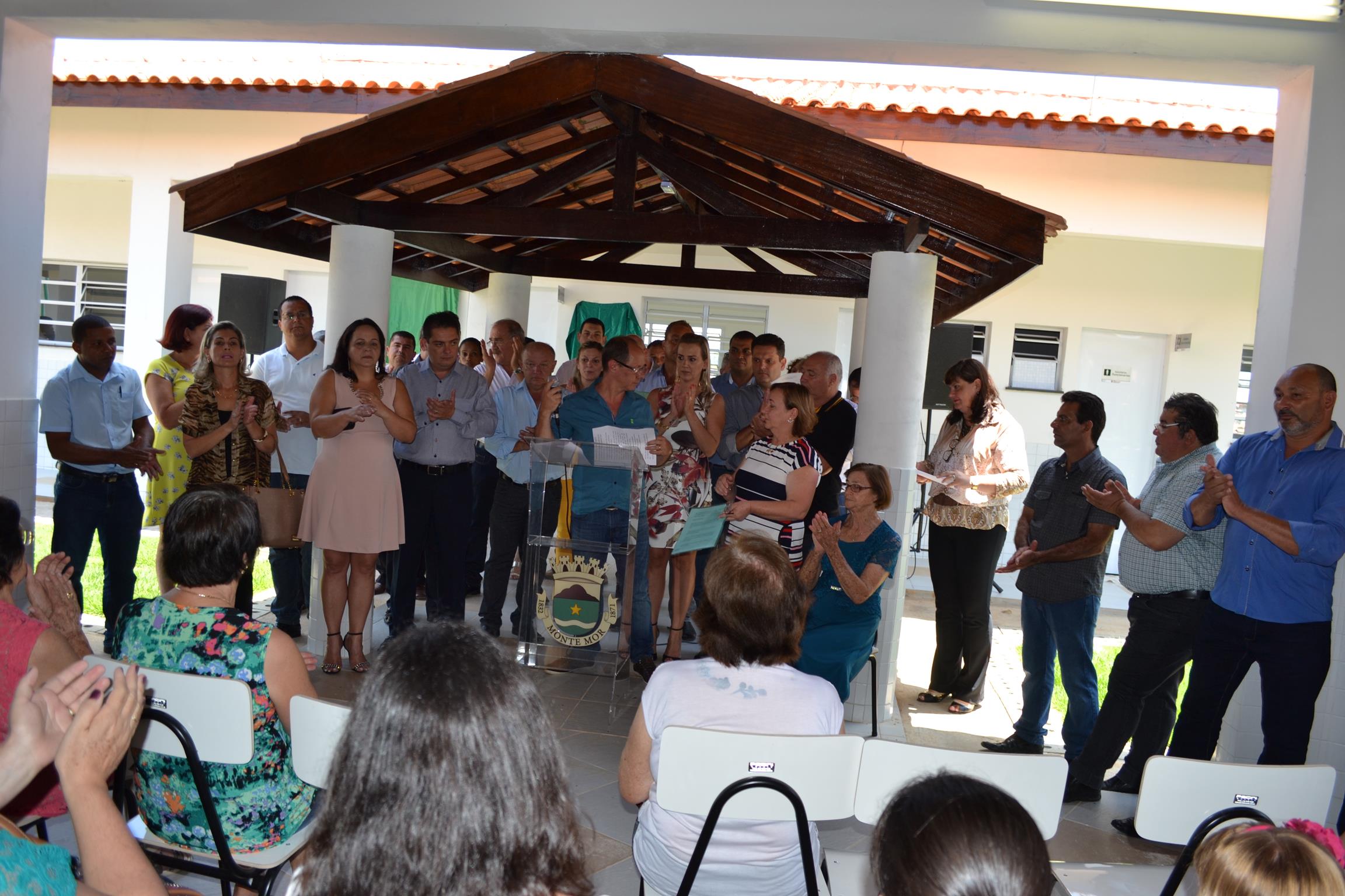 Vereadores participam de inauguração de escola no bairro Jd. do Engenho