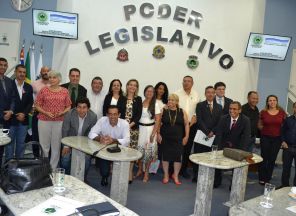Público presente na Reunião do Parlmento, em foto oficial.